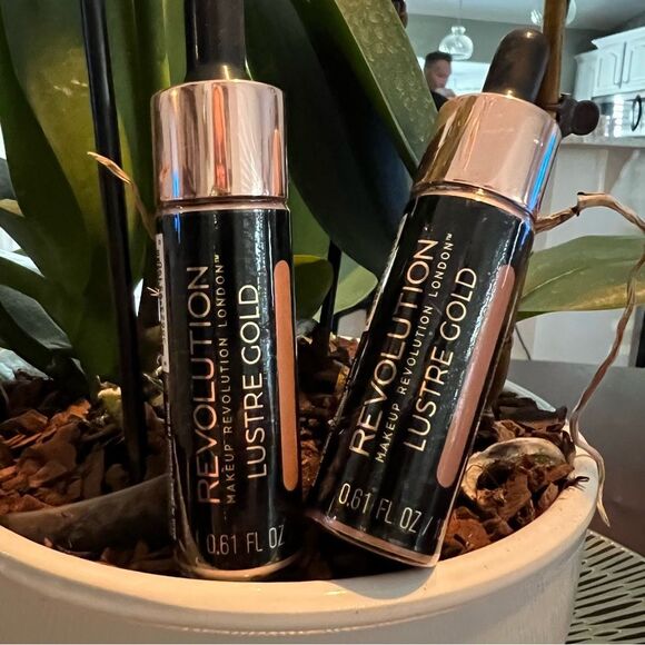 Bundle of 2 Revolution Lustre Gold Liquid Highlighter .61 fl oz / 18 ml - Picture 1 of 4